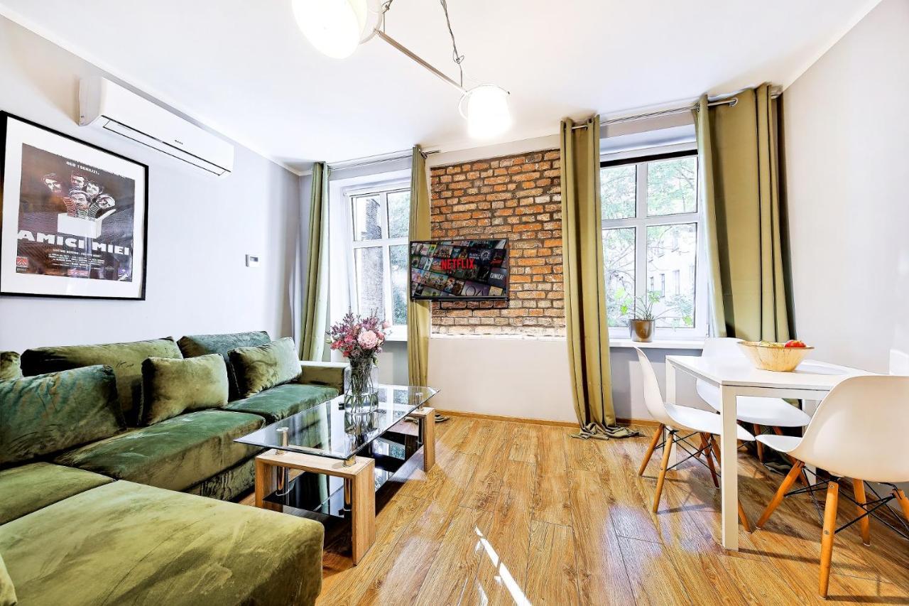 Cinema Apartments Poznan Bagian luar foto