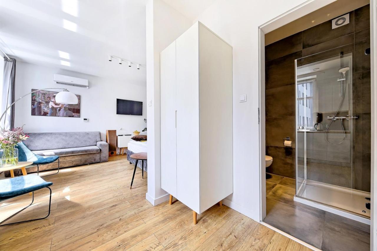 Cinema Apartments Poznan Bagian luar foto