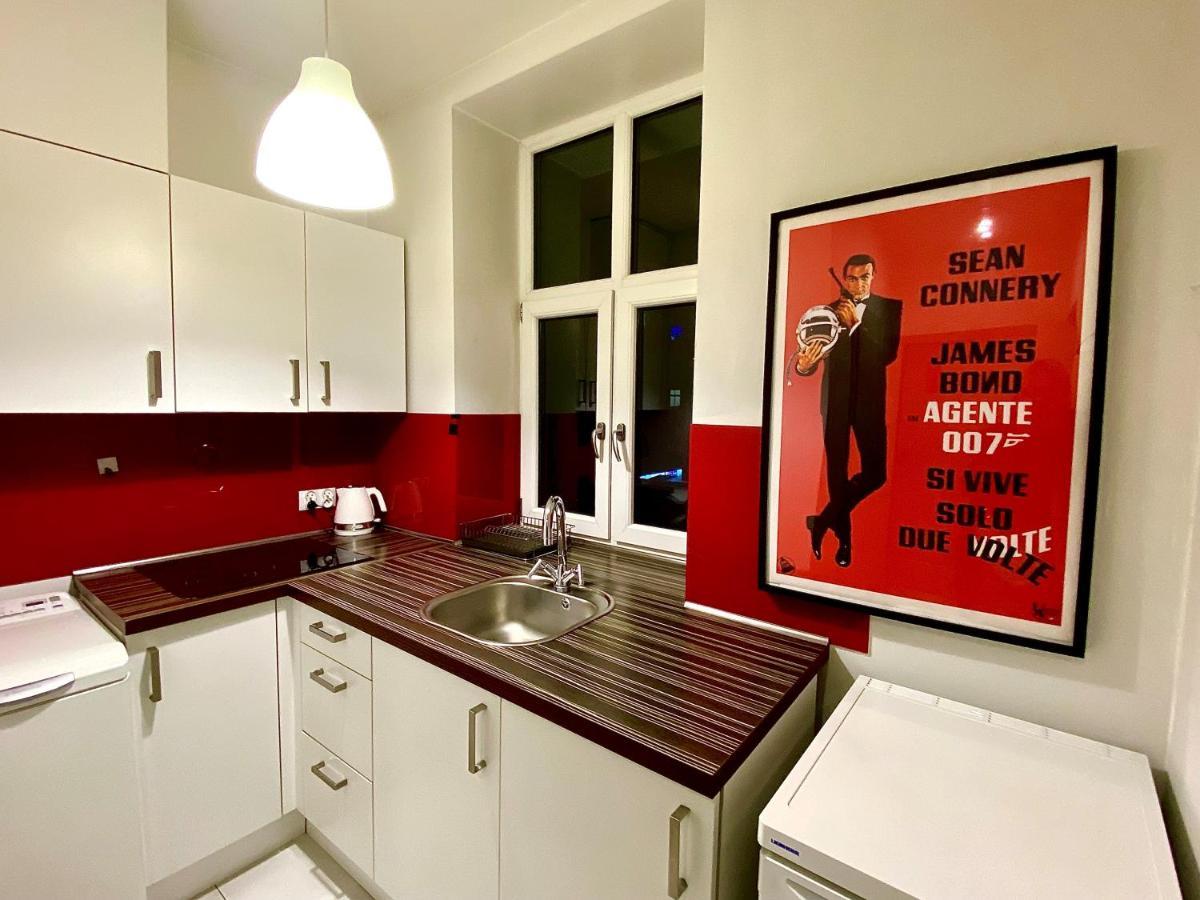 Cinema Apartments Poznan Bagian luar foto