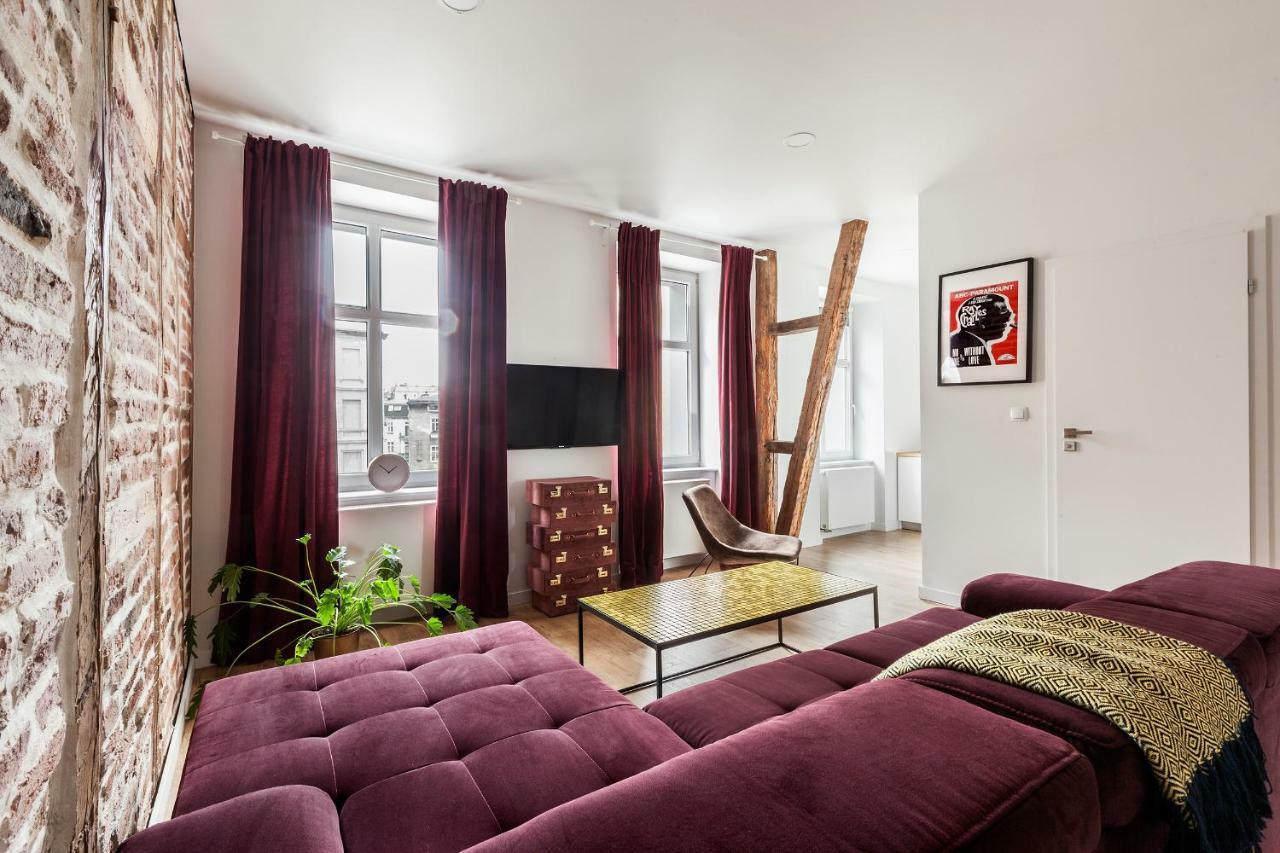 Cinema Apartments Poznan Bagian luar foto