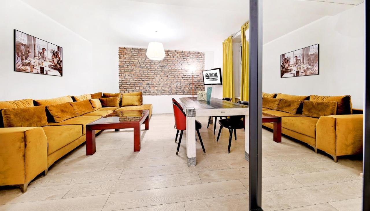 Cinema Apartments Poznan Bagian luar foto